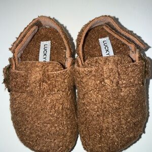 Lucky Brand kids' sherpa clogs
